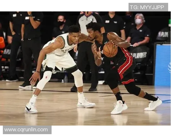 NBA热火与雄鹿激战正酣文字直播全程回顾与精彩瞬间分析